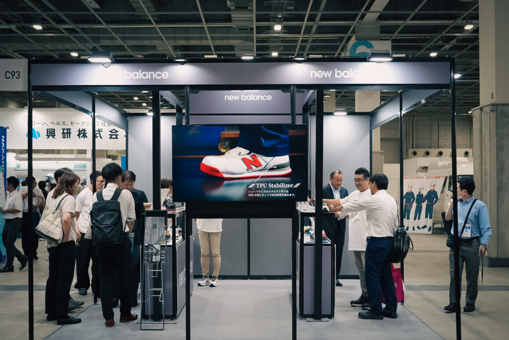 展示会の様子(ニューバランスプロスニーカー)